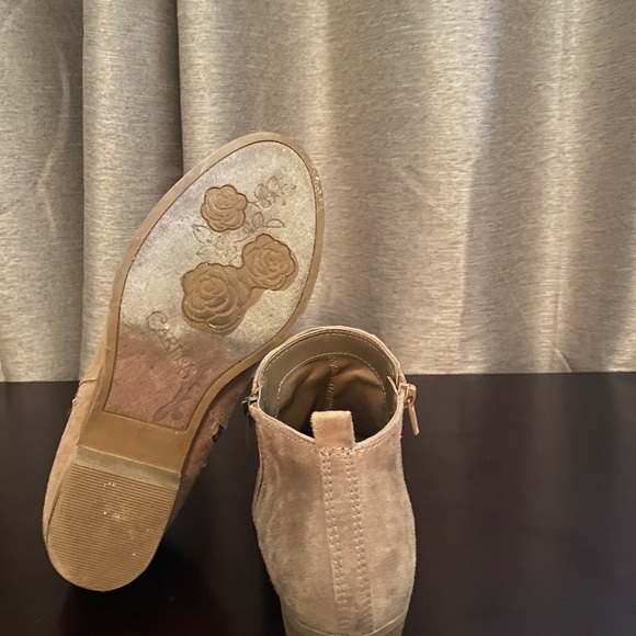 Carlos by Carlos Santana tan Ankle Boots- 9 - Picture 8 of 8